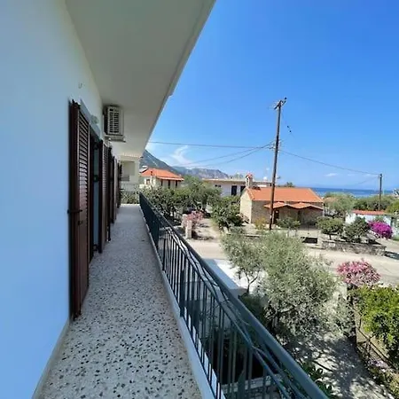 Eirini House * Leonidio